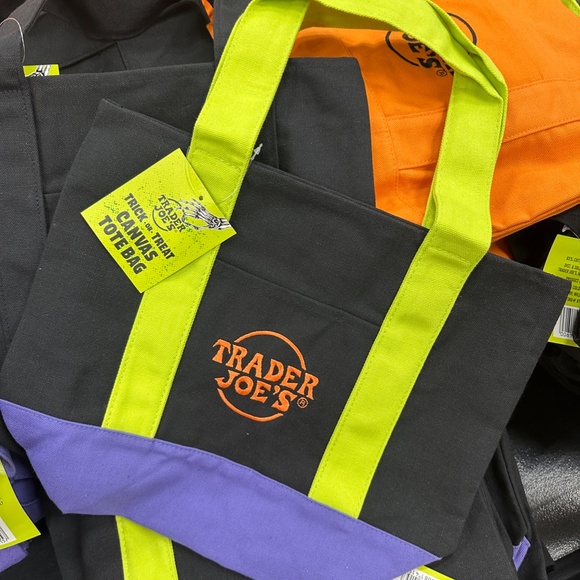 NWT! Trader Joes Mini Halloween Canvas Tote Bag A Set of 4 Piece Limited Edition - Picture 6 of 6